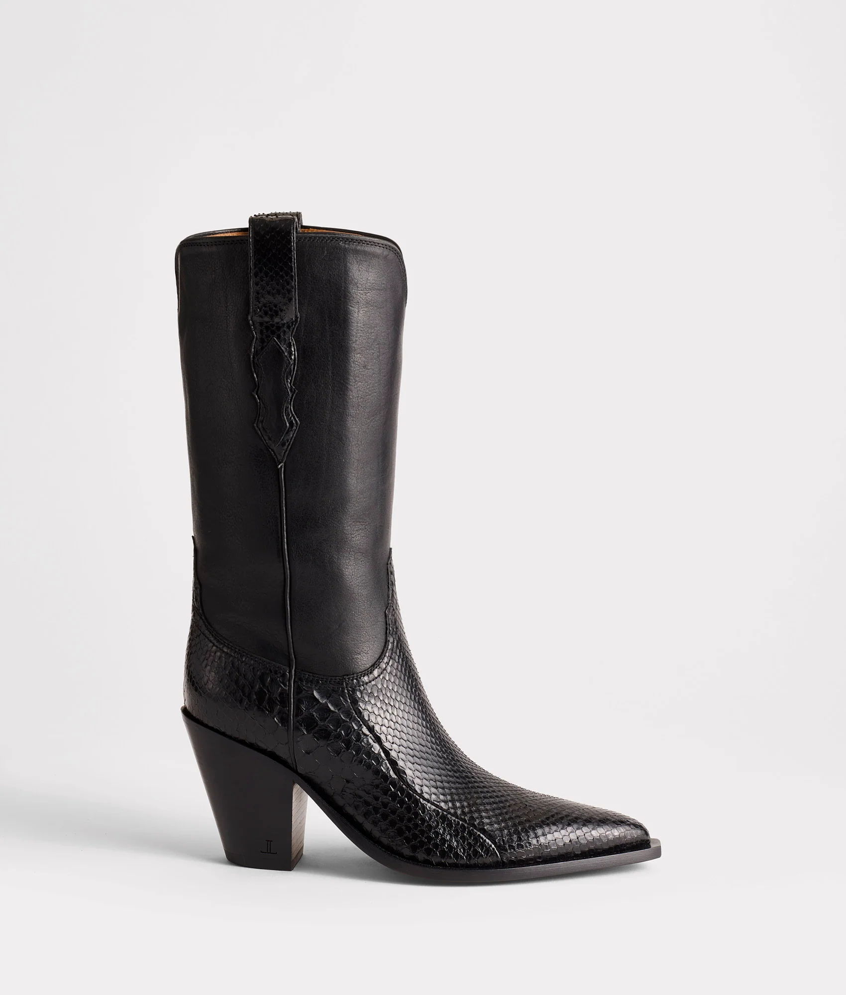 10056-vita-black-1.webp Vita :: Black