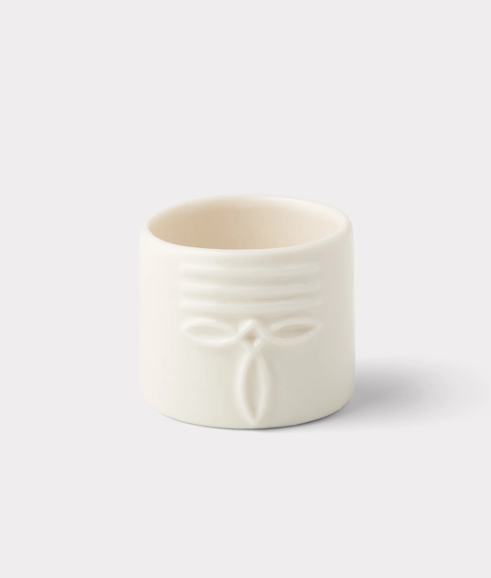 11051-stackable-medallion-espresso-cup-natural-2.webp Stackable Medallion Espresso Cup :: Natural