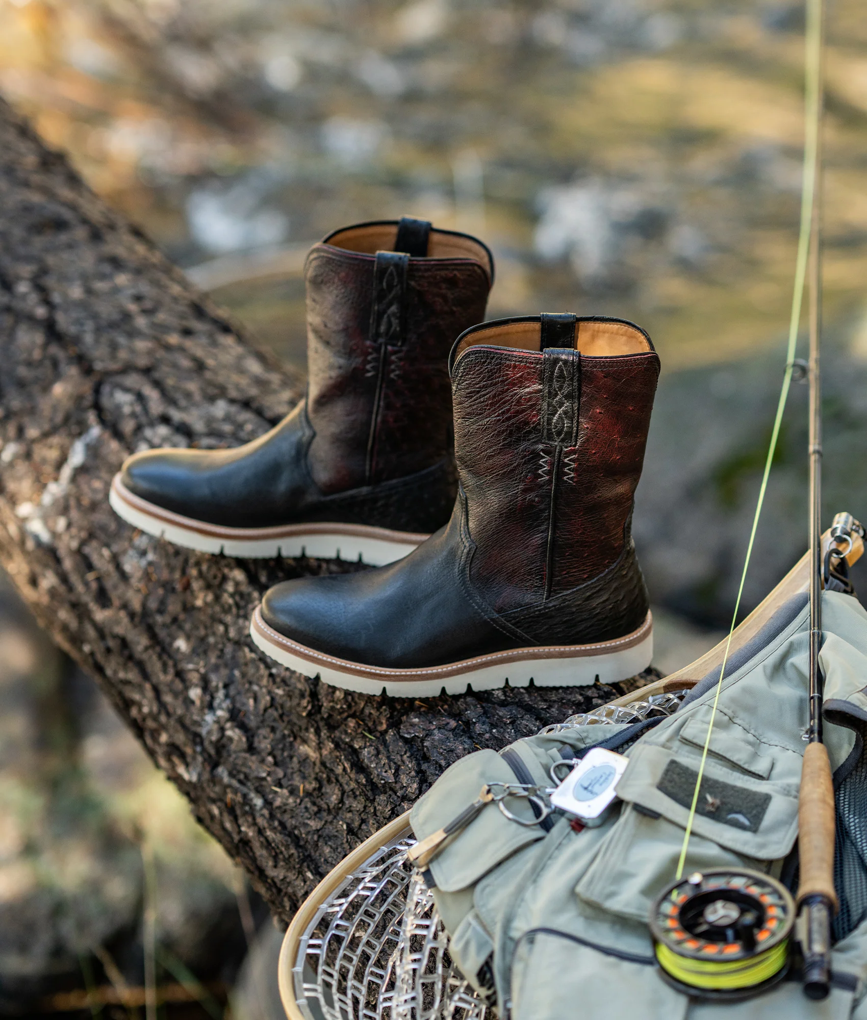 Ridgeline Exotic Pull On :: Black