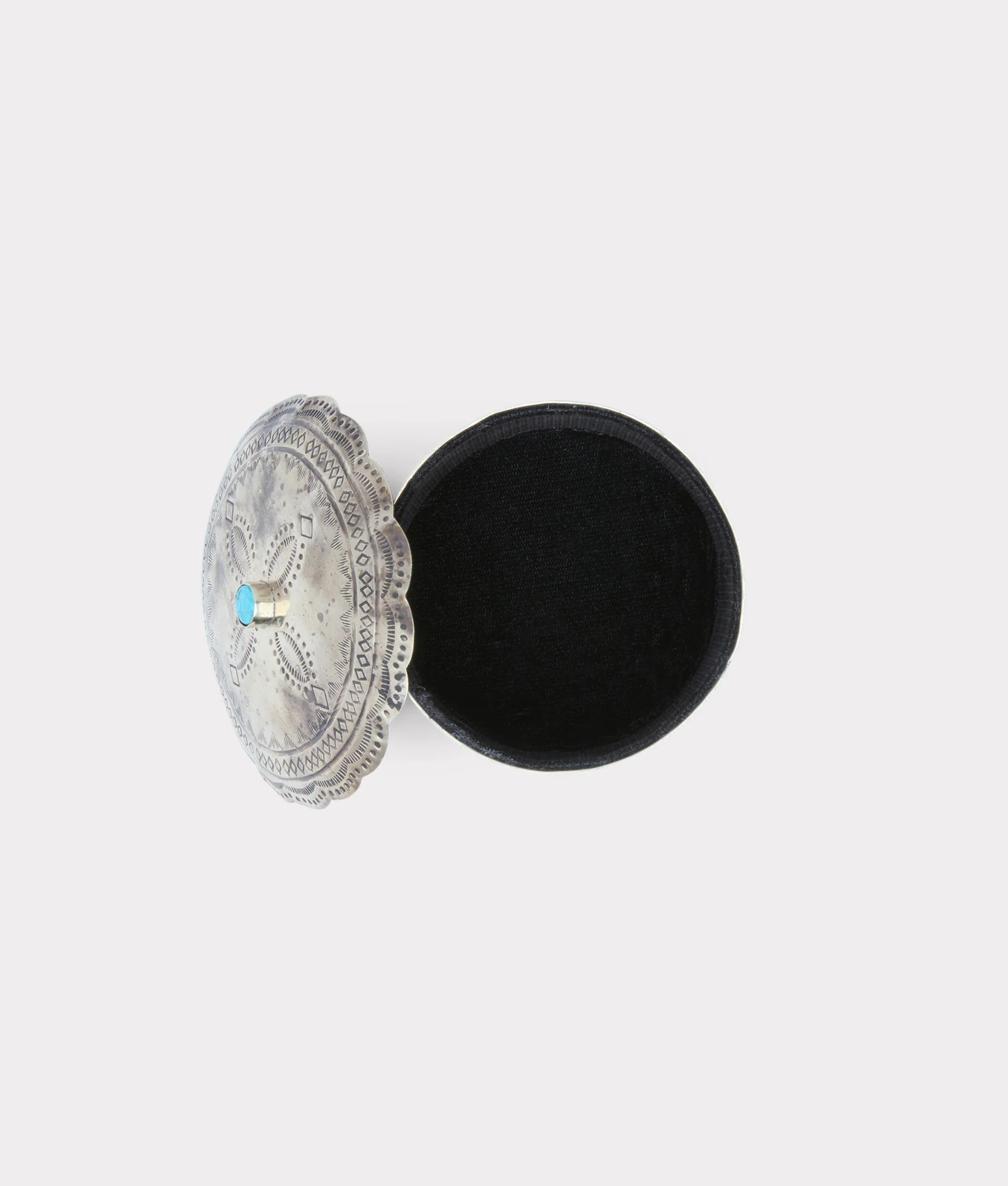 Southwestern Round Box :: Silver