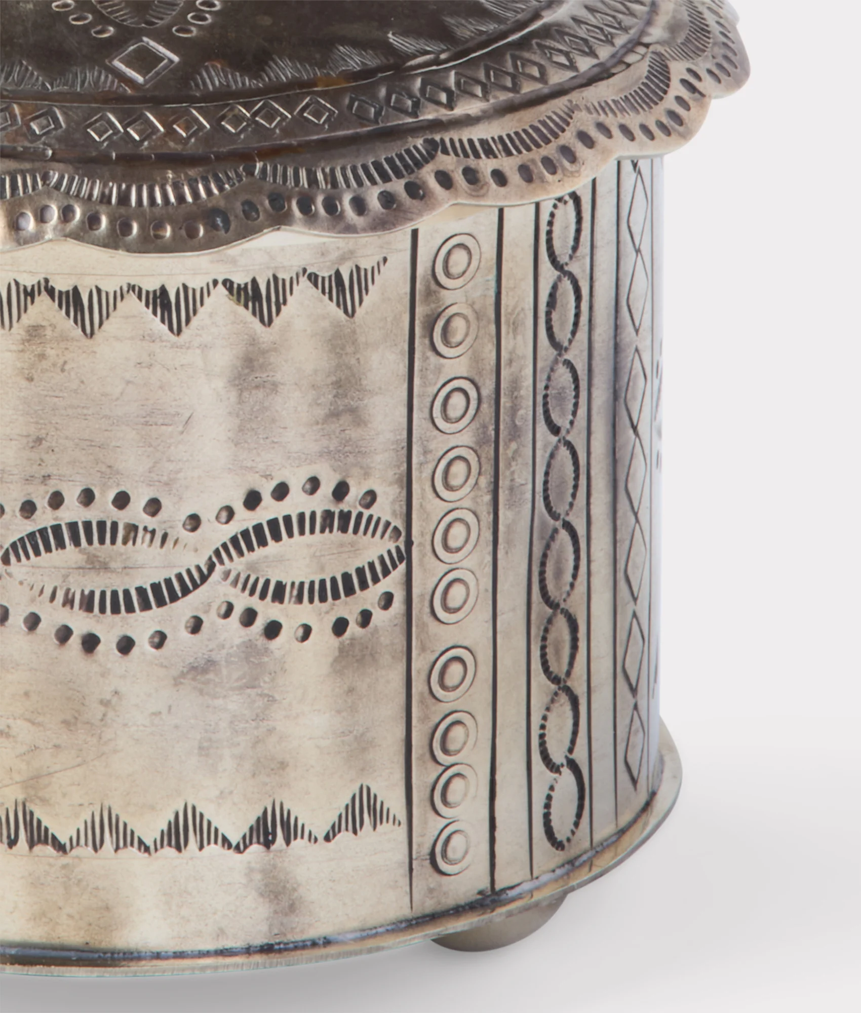 Southwestern Round Box :: Silver