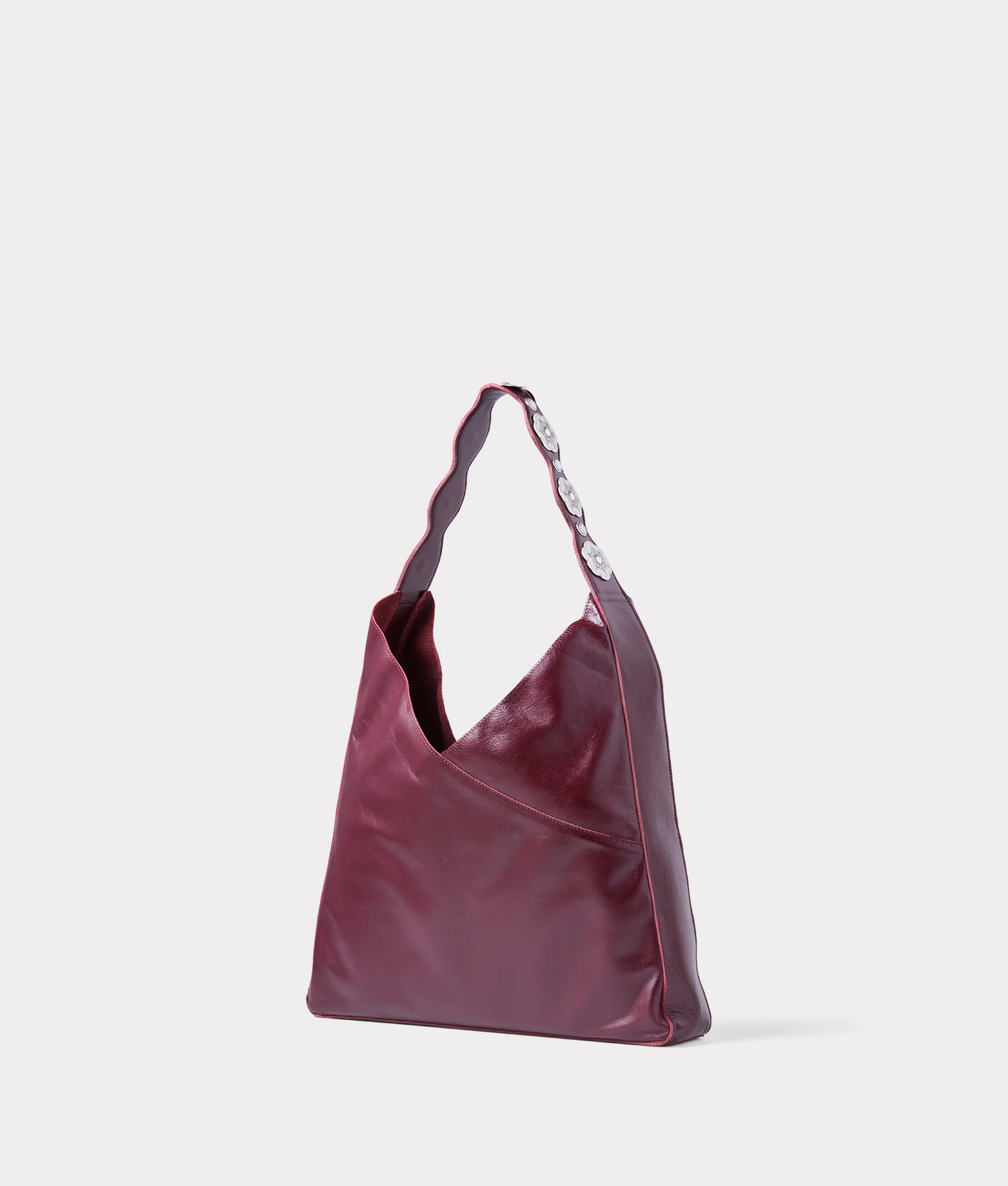Goldie Concho Tote :: Burgundy