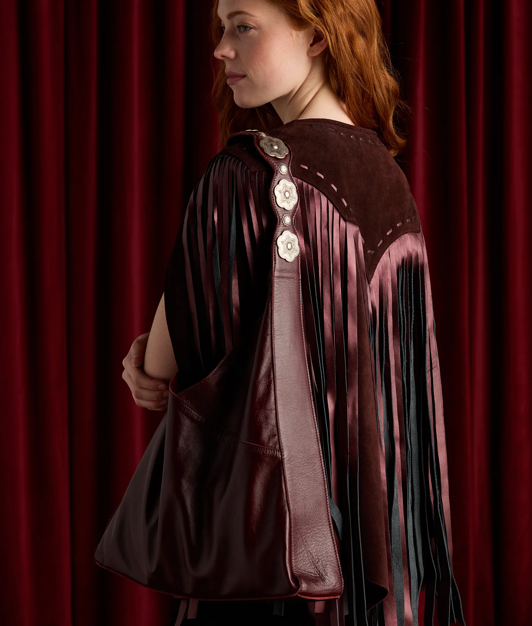 Goldie Concho Tote :: Burgundy