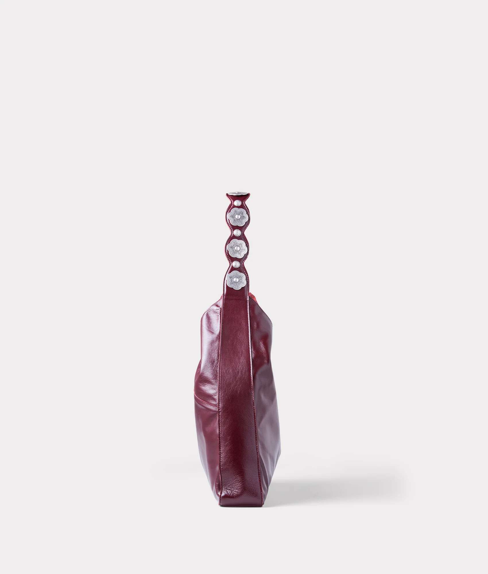 Goldie Concho Tote :: Burgundy