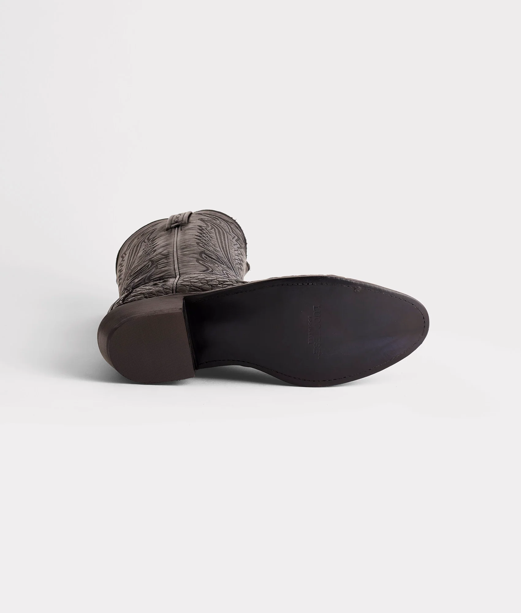 Walter :: Black