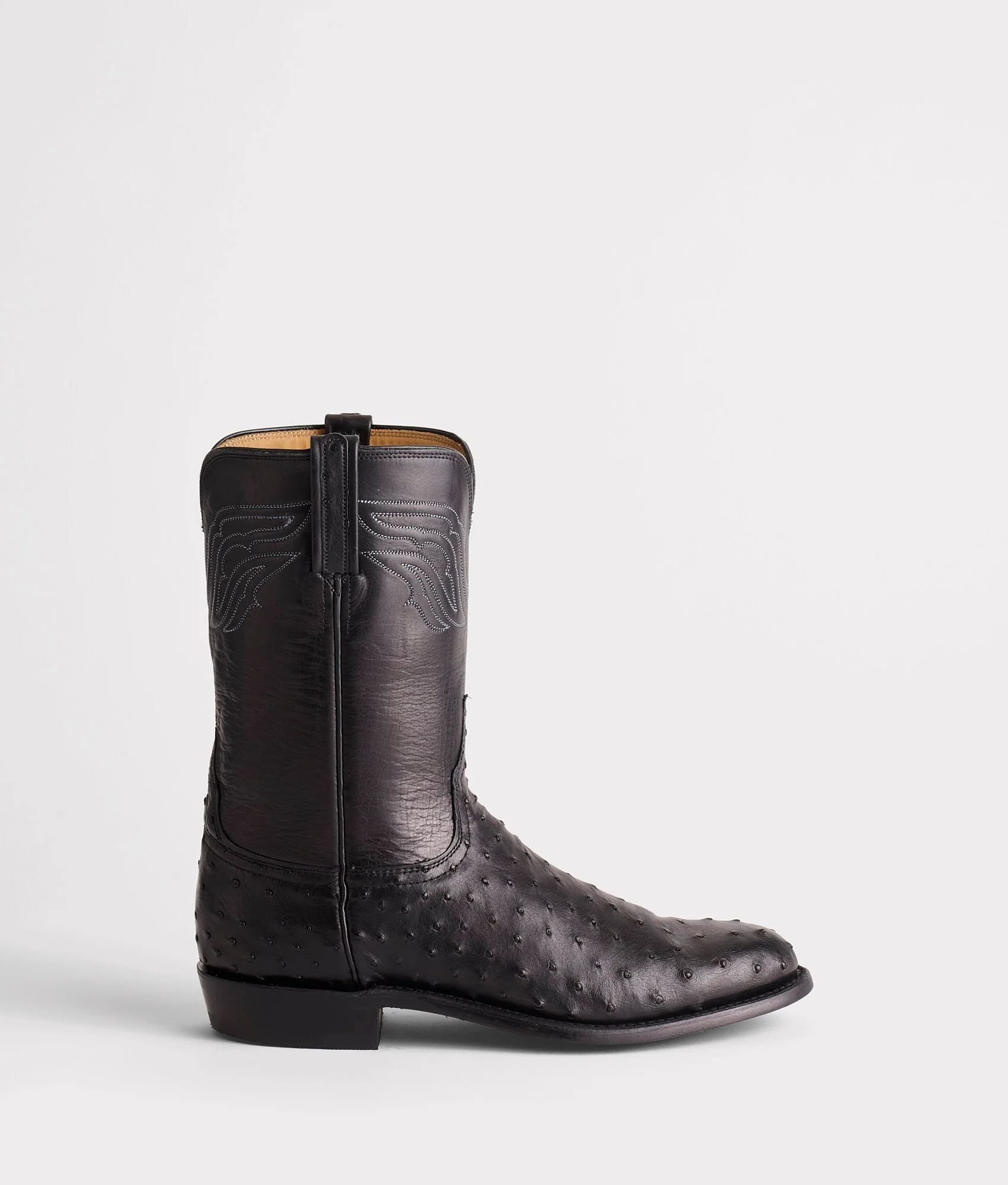 2552-augustus-black-1.webp Augustus :: Black