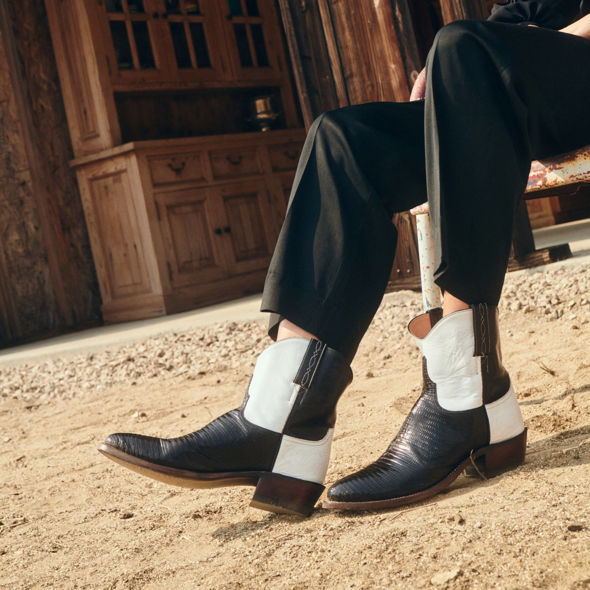 Marfa  :: Black