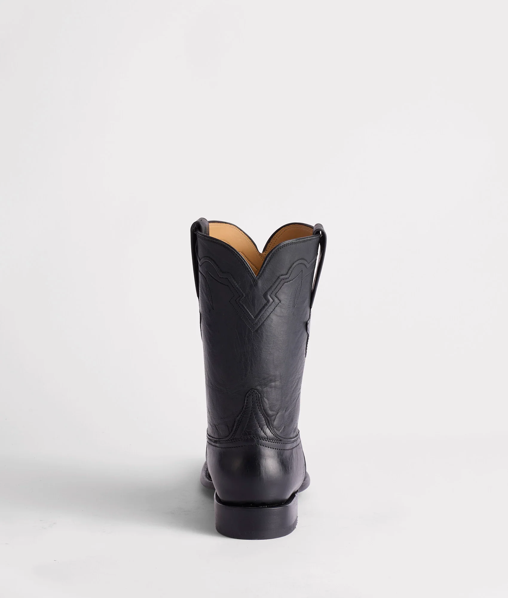 Tanner :: Black