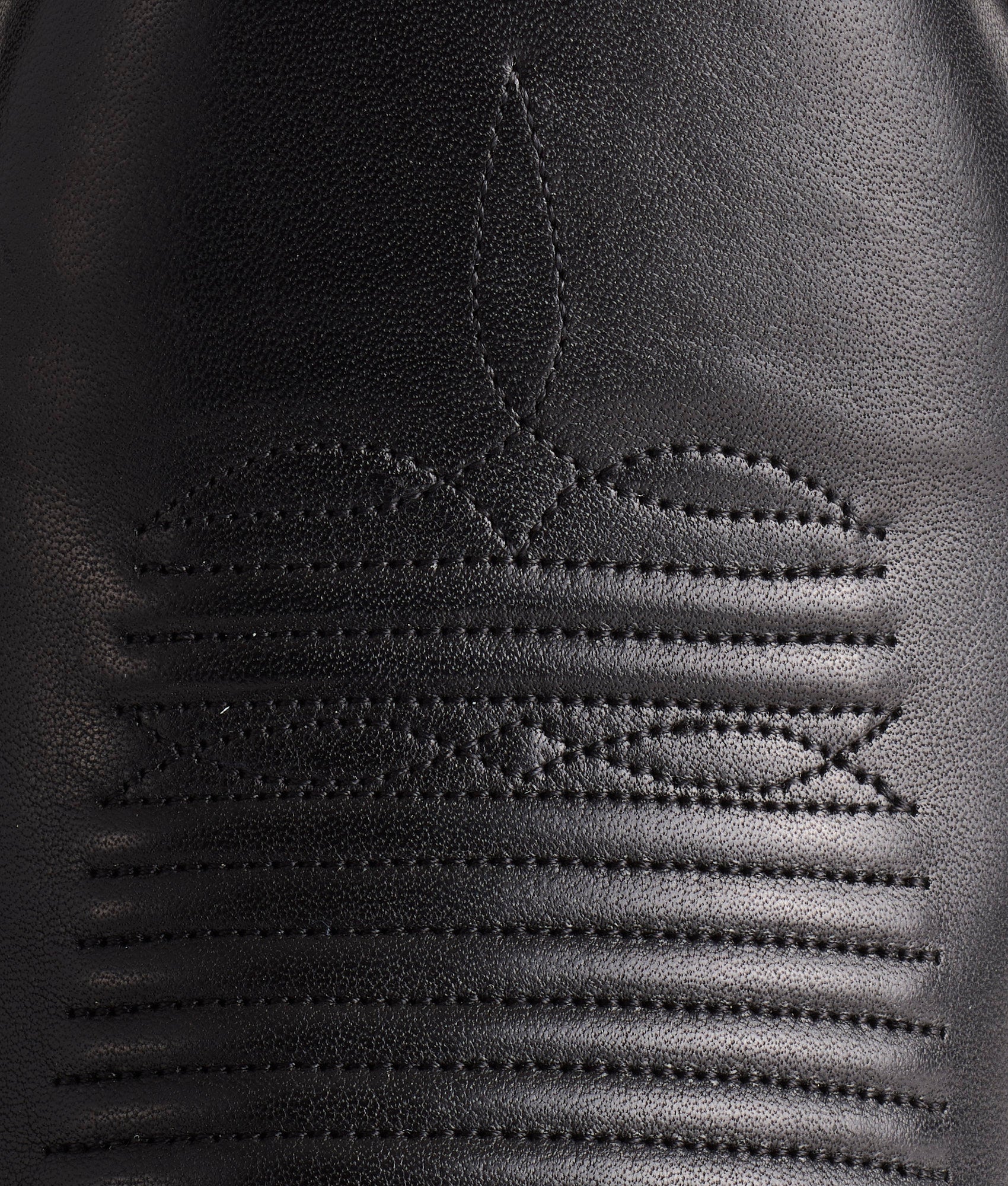 Devin :: Black
