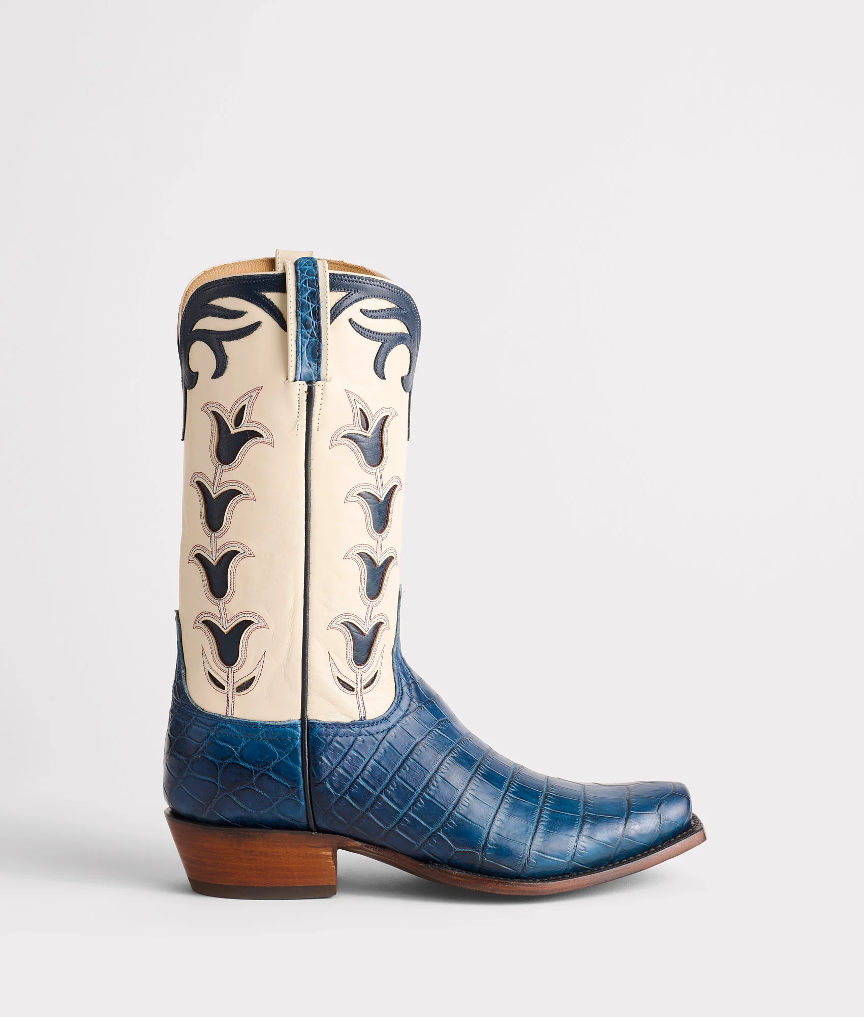5052-tulip-exotic-navy-1.webp Tulip Exotic :: Navy
