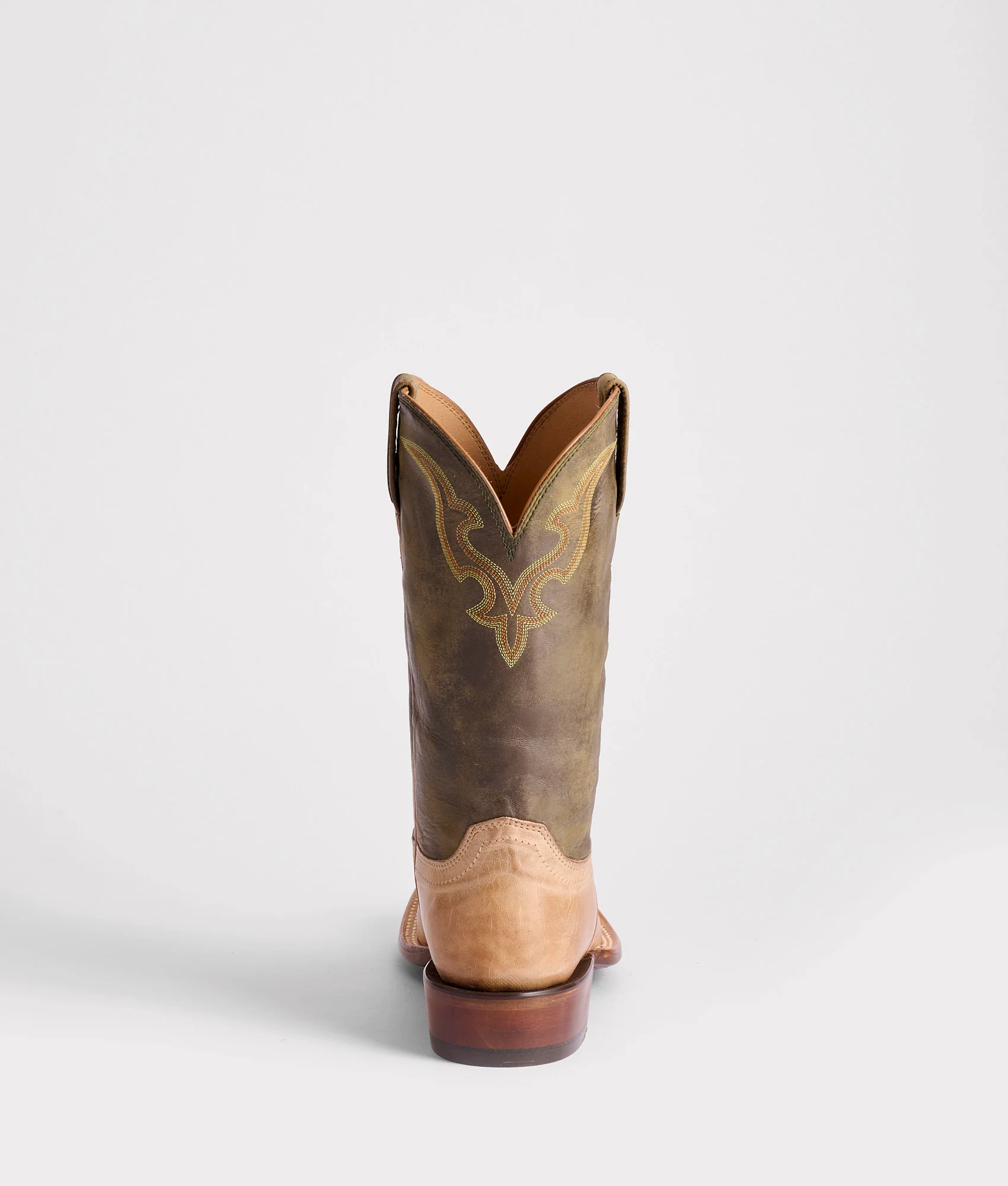Martin :: Pearl Bone