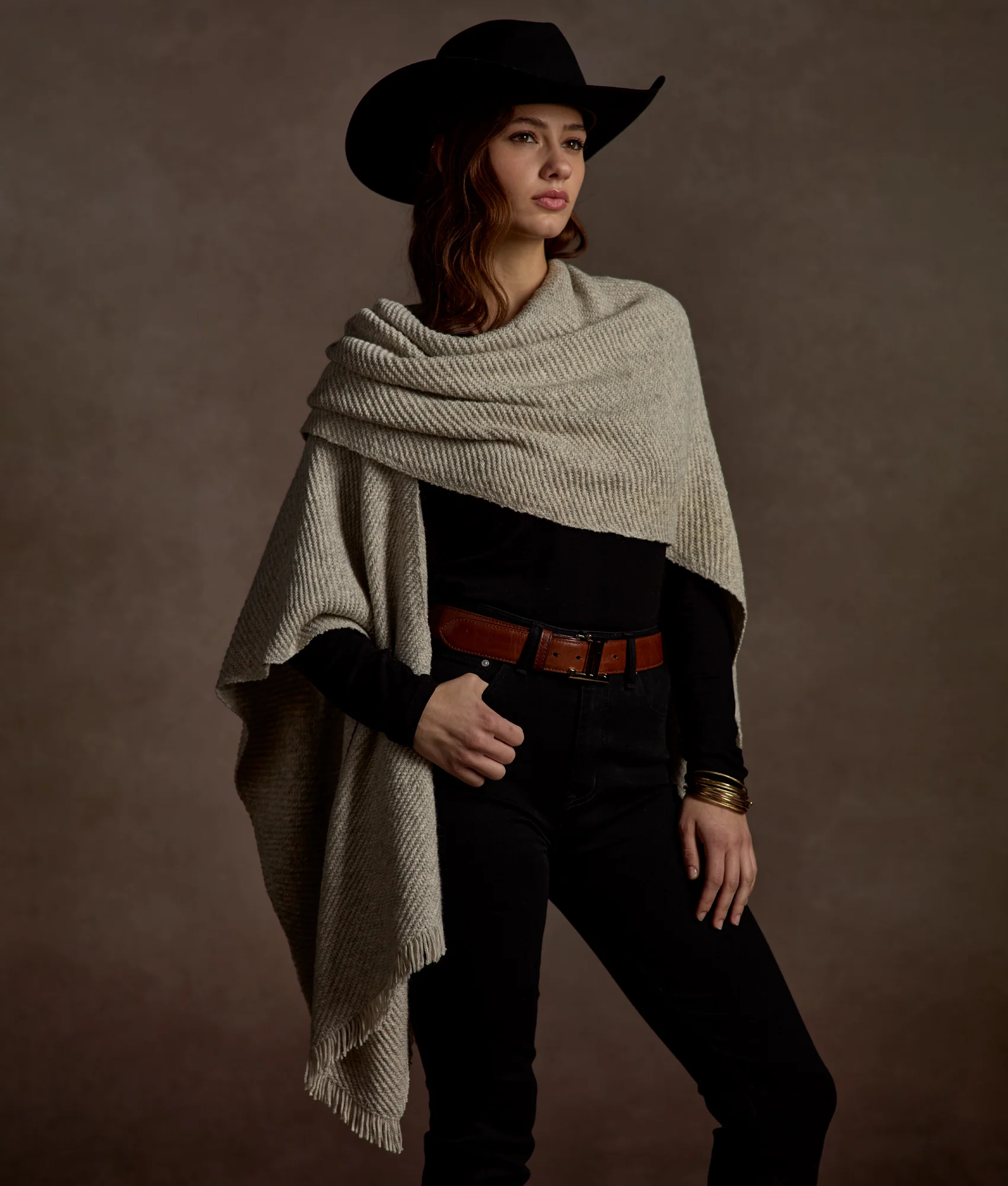 Ava Short Cape :: Sand