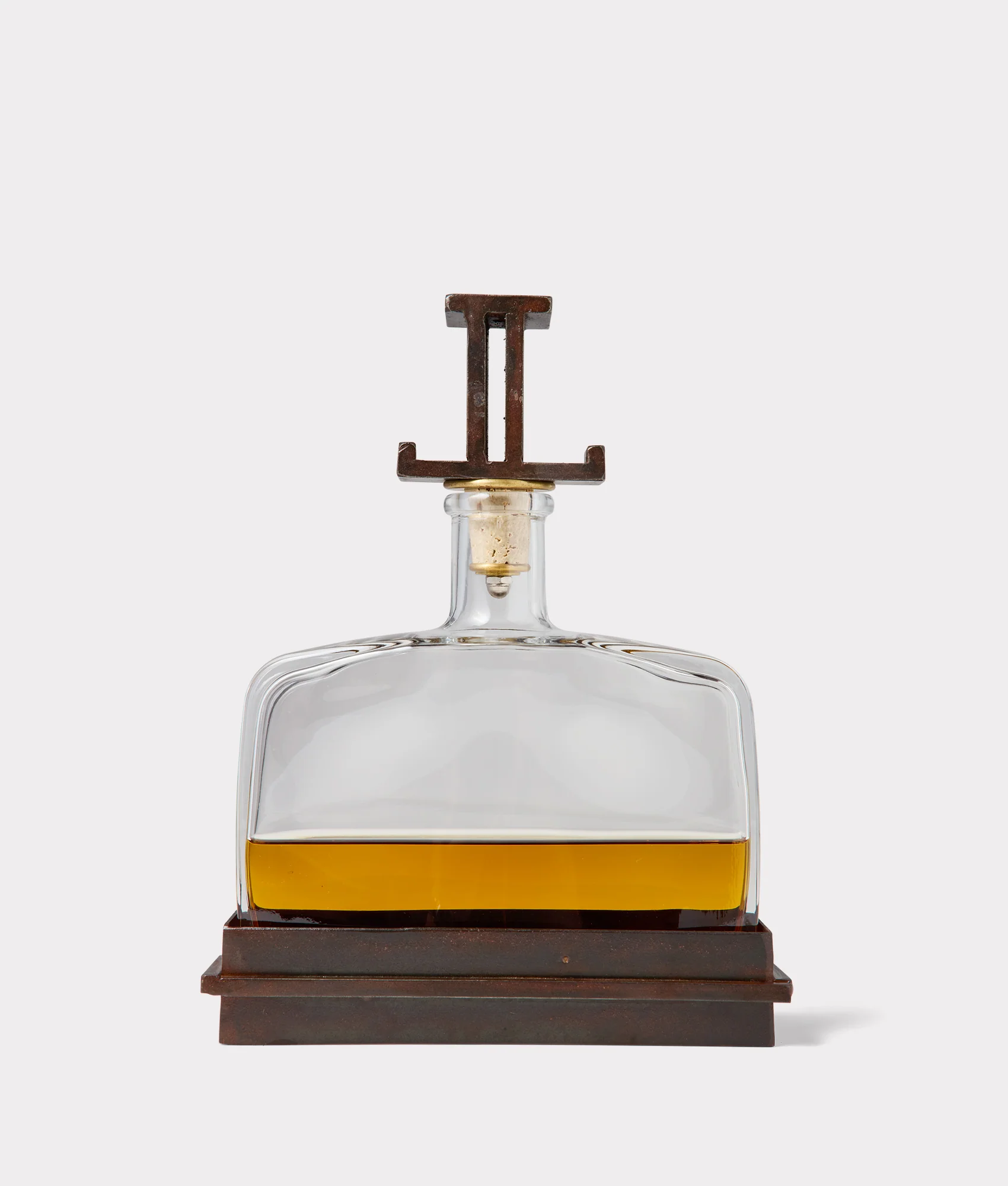 5959-mirrored-l-decanter-iron-1.webp Mirrored L Decanter :: Iron