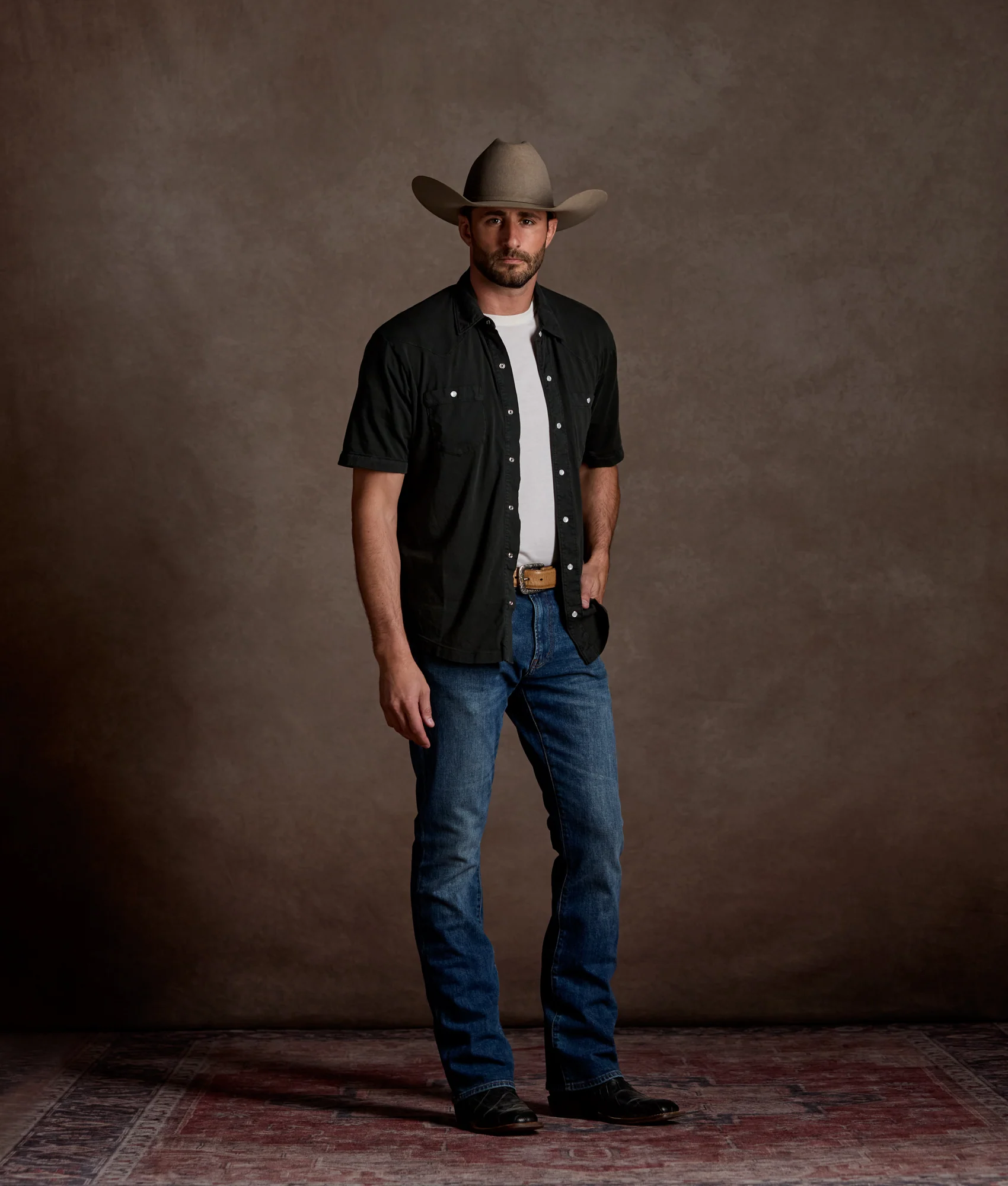 Cody Short Sleeve :: Carbon