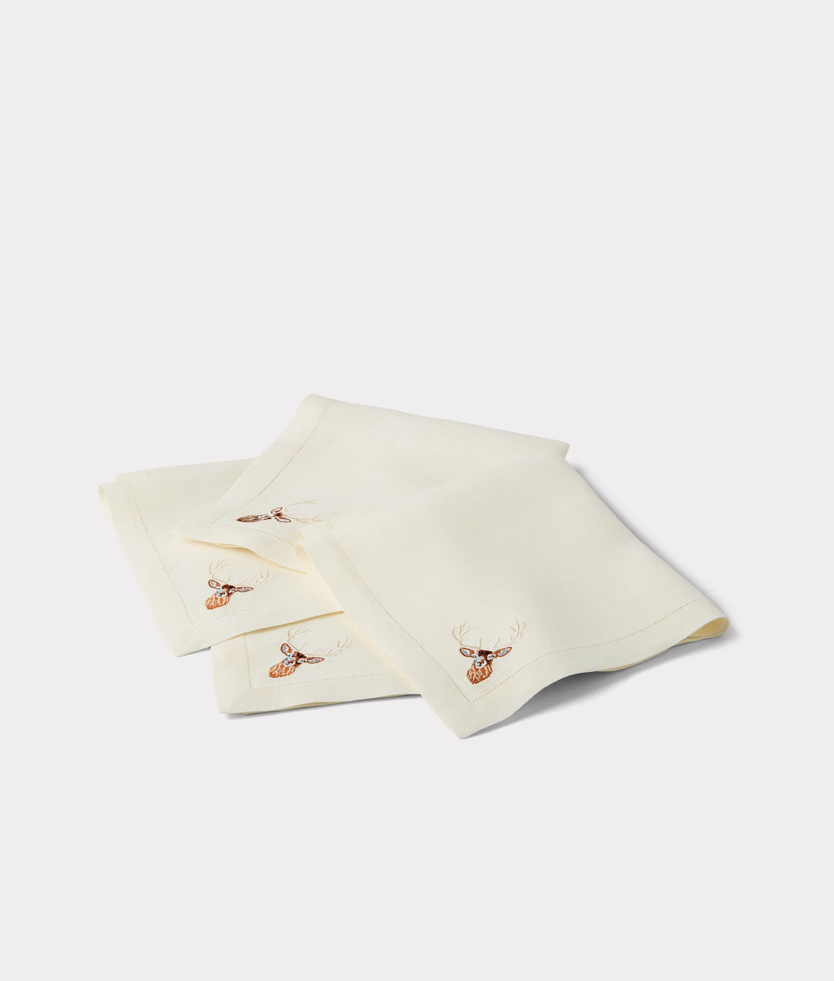 6207-stag-dinner-napkins-set-of-four-ecru-2.webp Stag Dinner Napkins - Set of Four :: Ecru