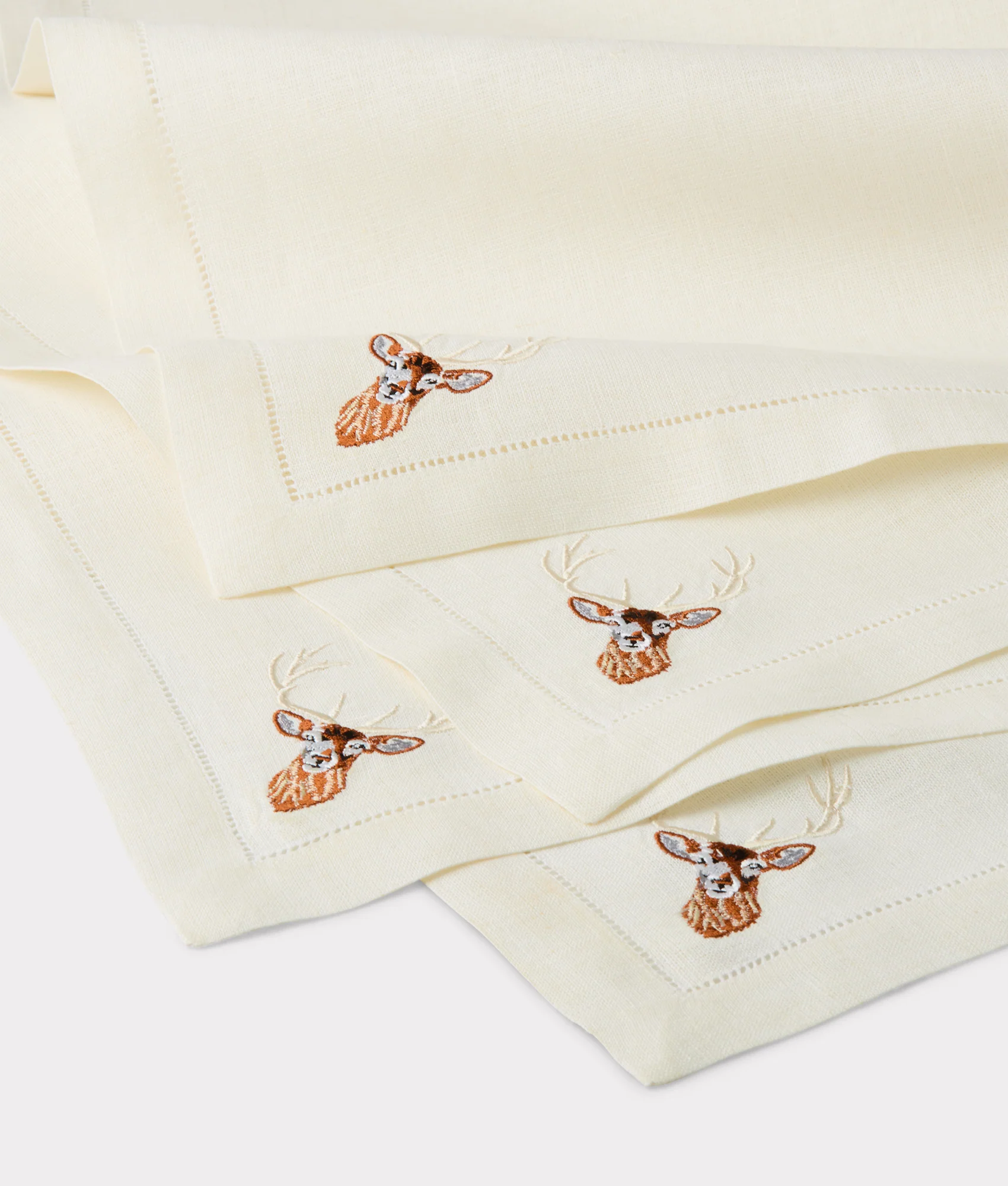 6207-stag-dinner-napkins-set-of-four-ecru-4.webp Stag Dinner Napkins - Set of Four :: Ecru