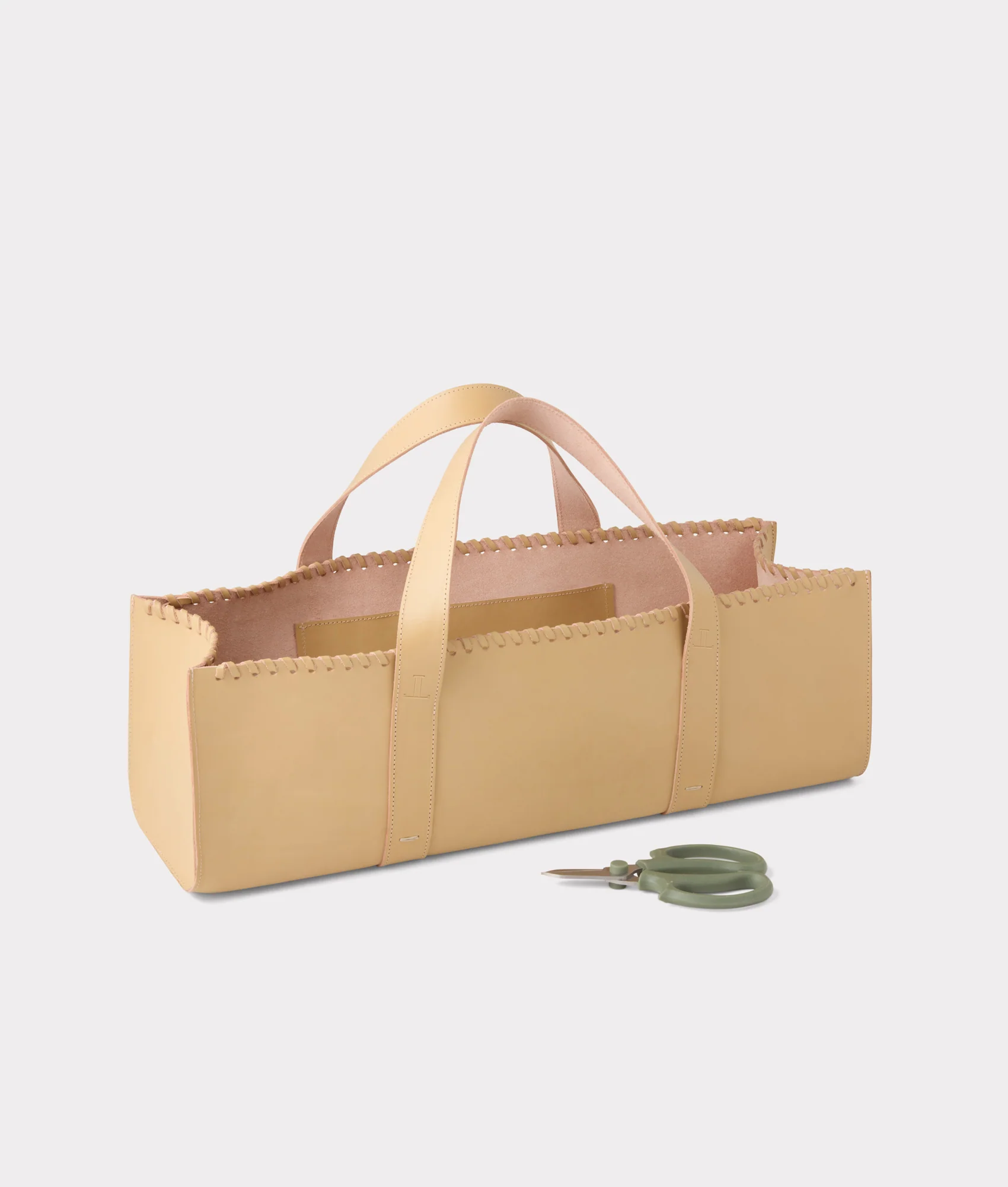 6246-lucchese-gardening-basket-with-shears-natural-5.webp Lucchese Gardening Basket with Shears :: Natural