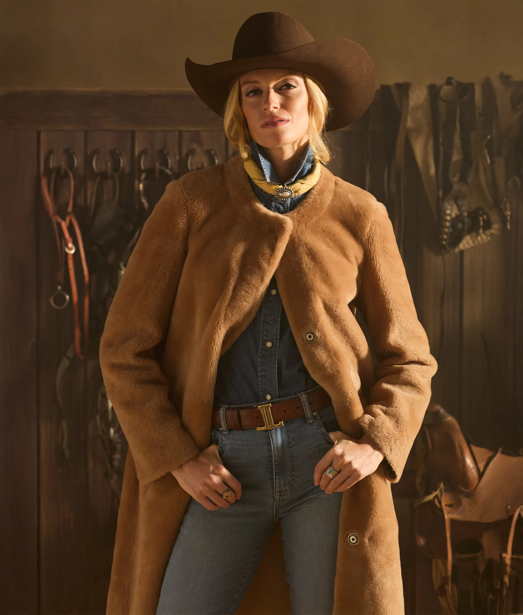 Women's Mirrored L Belt :: Tan
