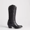 Laurelie :: Black
