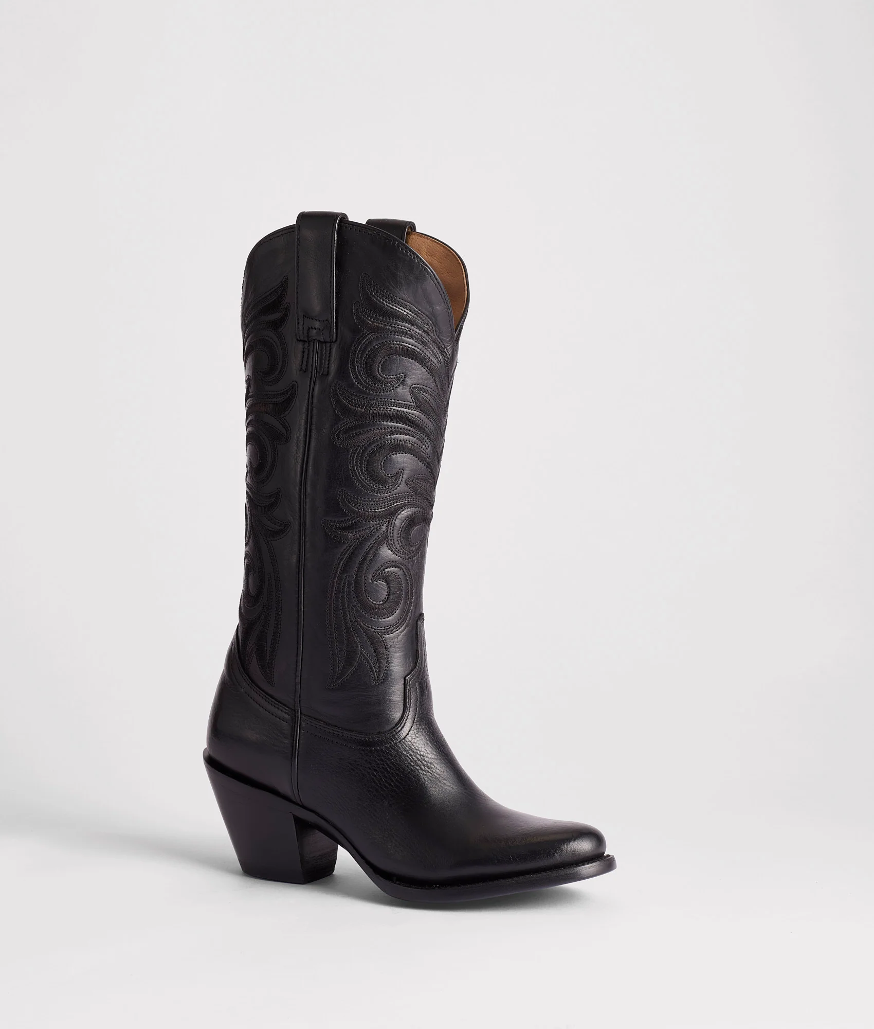 Laurelie :: Black