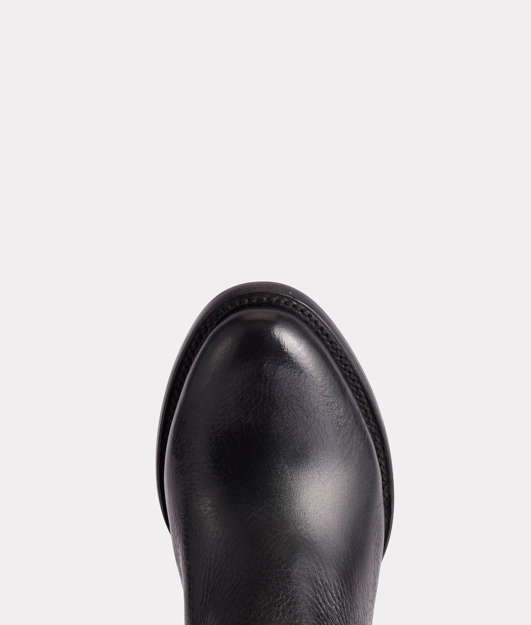 Laurelie :: Black