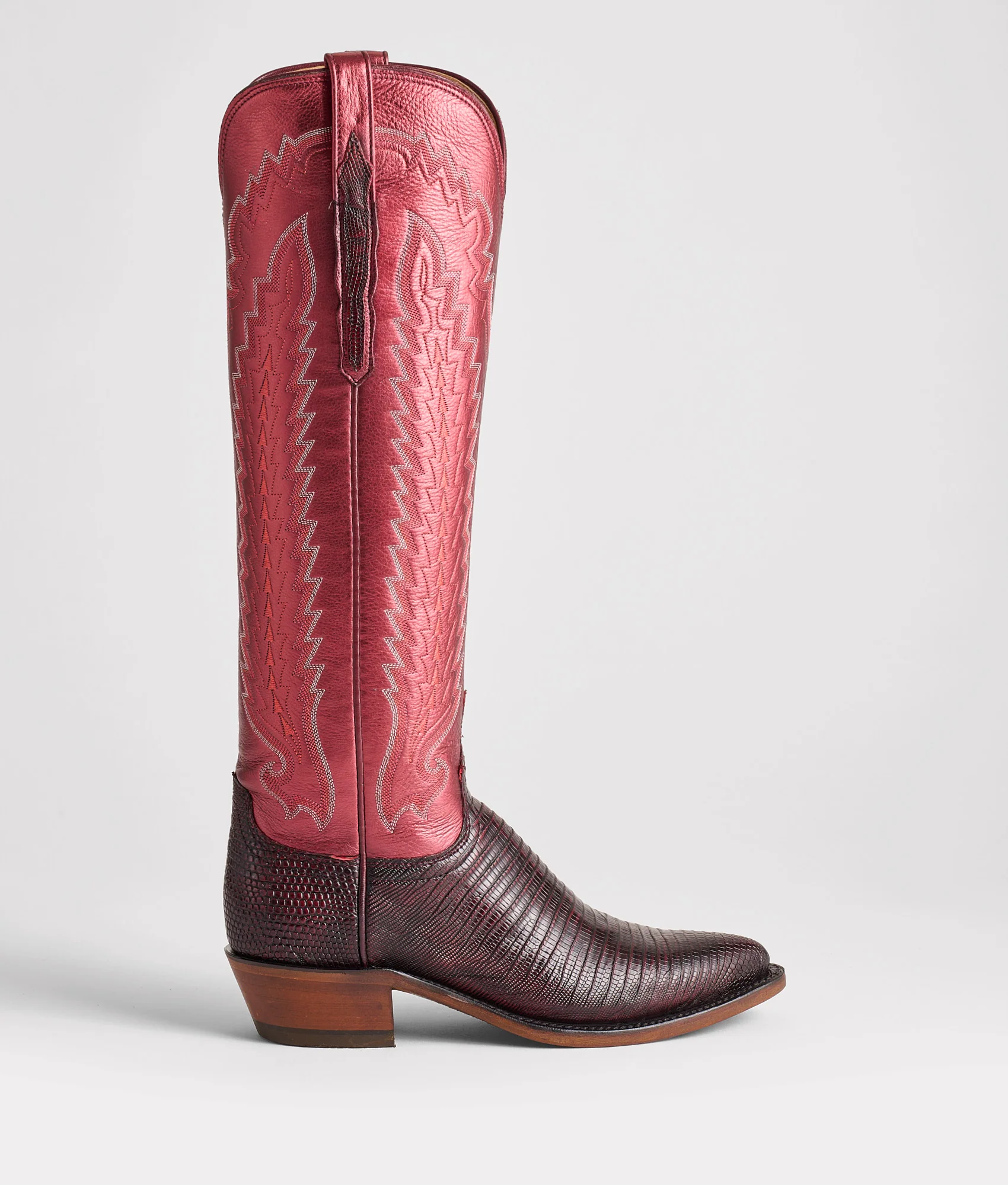 7224-priscilla-exotic-black-cherry-1.webp Priscilla Exotic :: Black Cherry