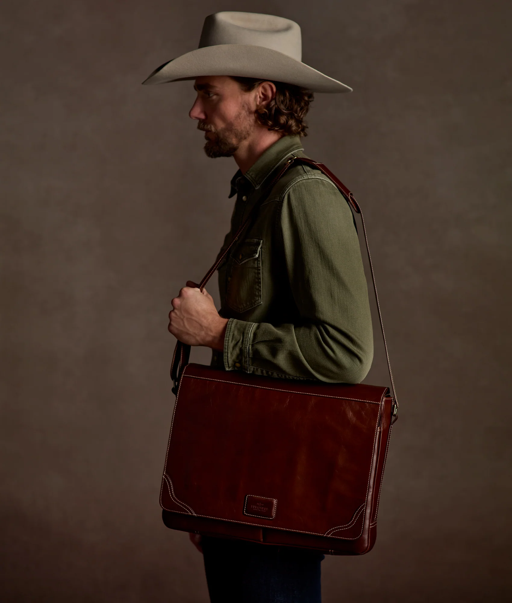 Everyday Messenger Bag :: Brown