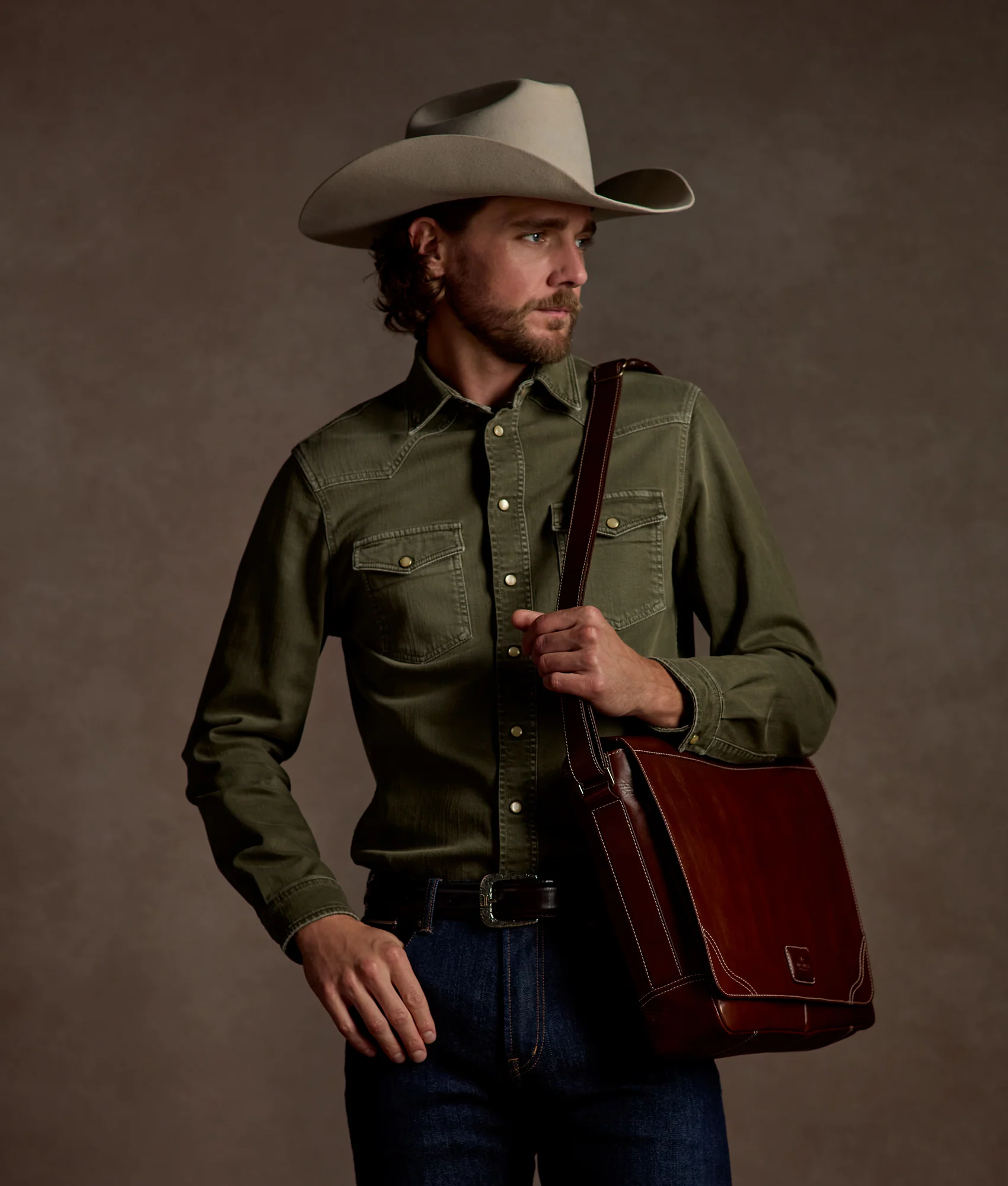 Everyday Messenger Bag :: Brown