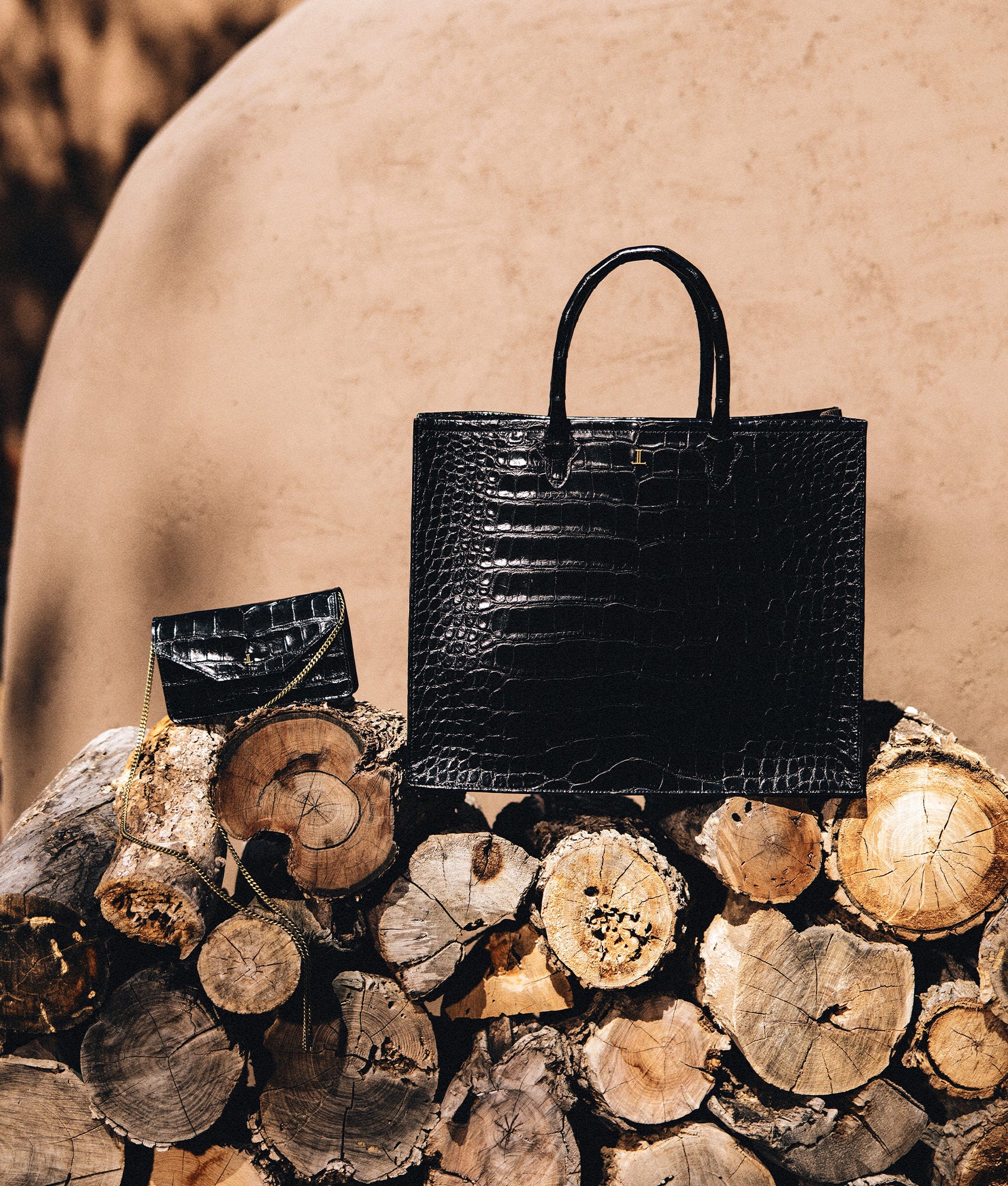 Large Alice Exotic Book Tote :: Black