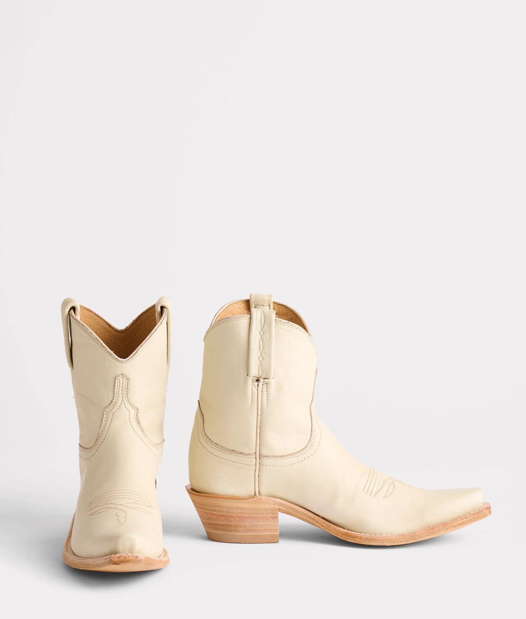 8700-gaby-glitz-cream-2.webp Gaby :: Glitz Cream