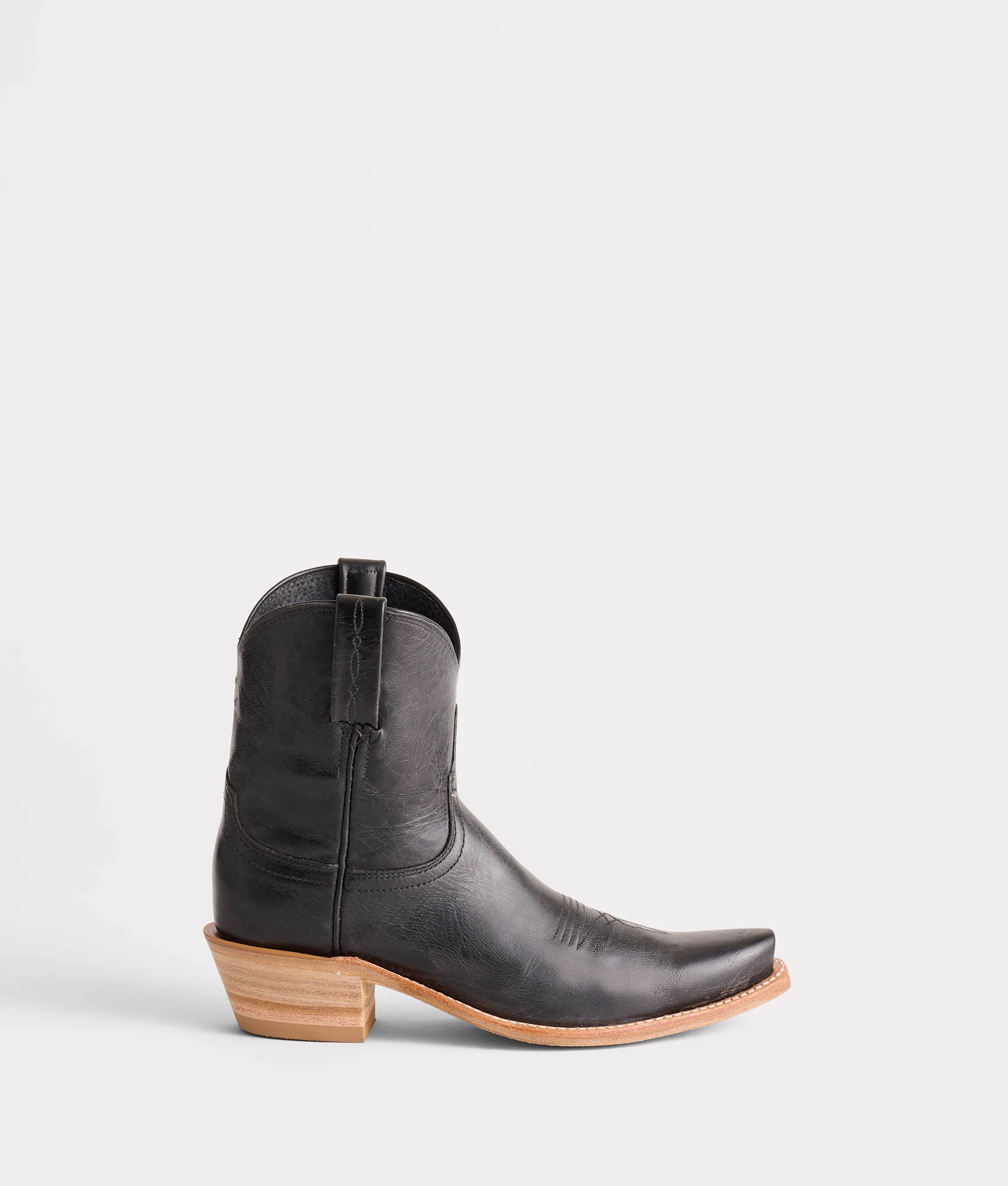 Gaby :: Black