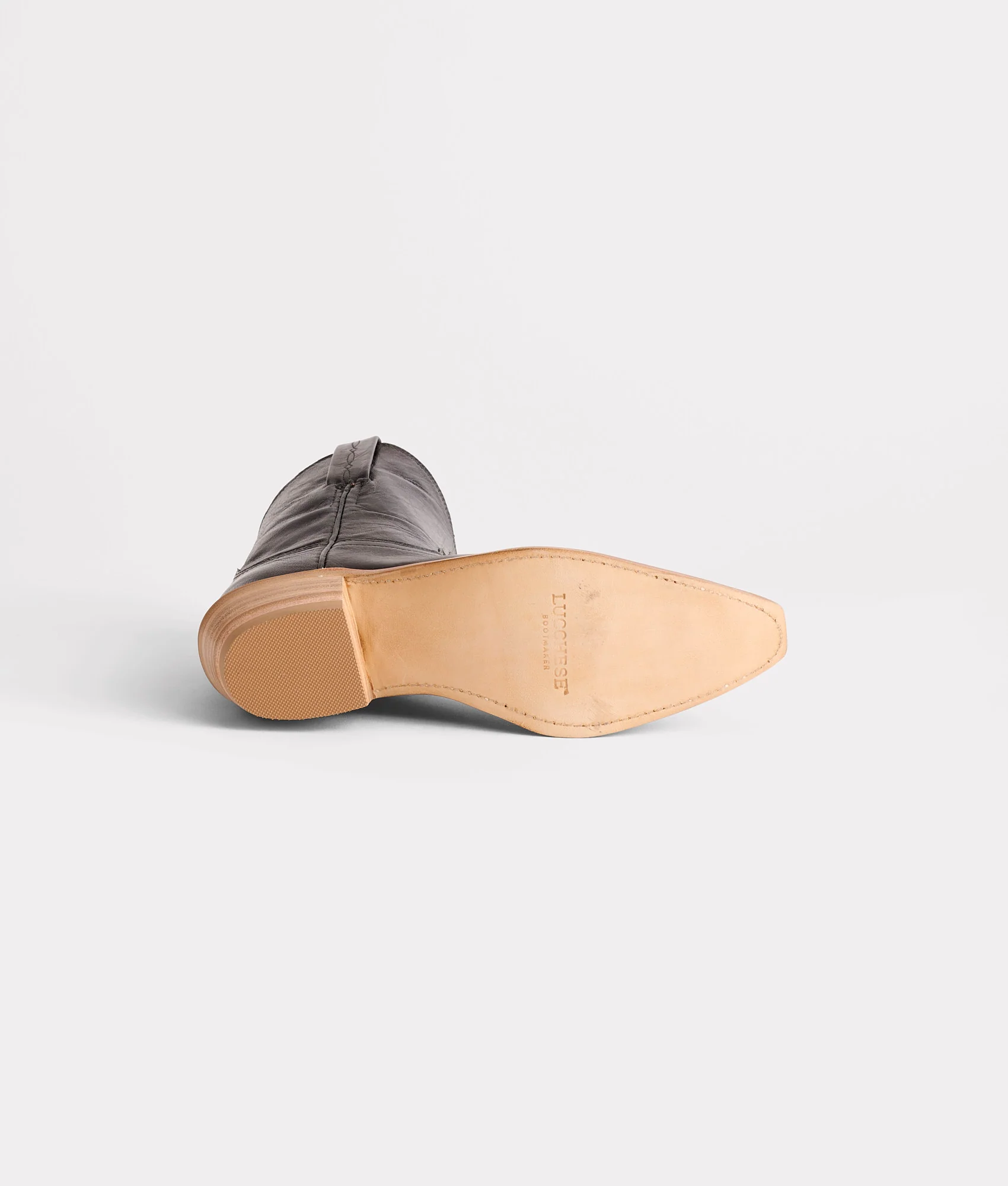 Gaby :: Black
