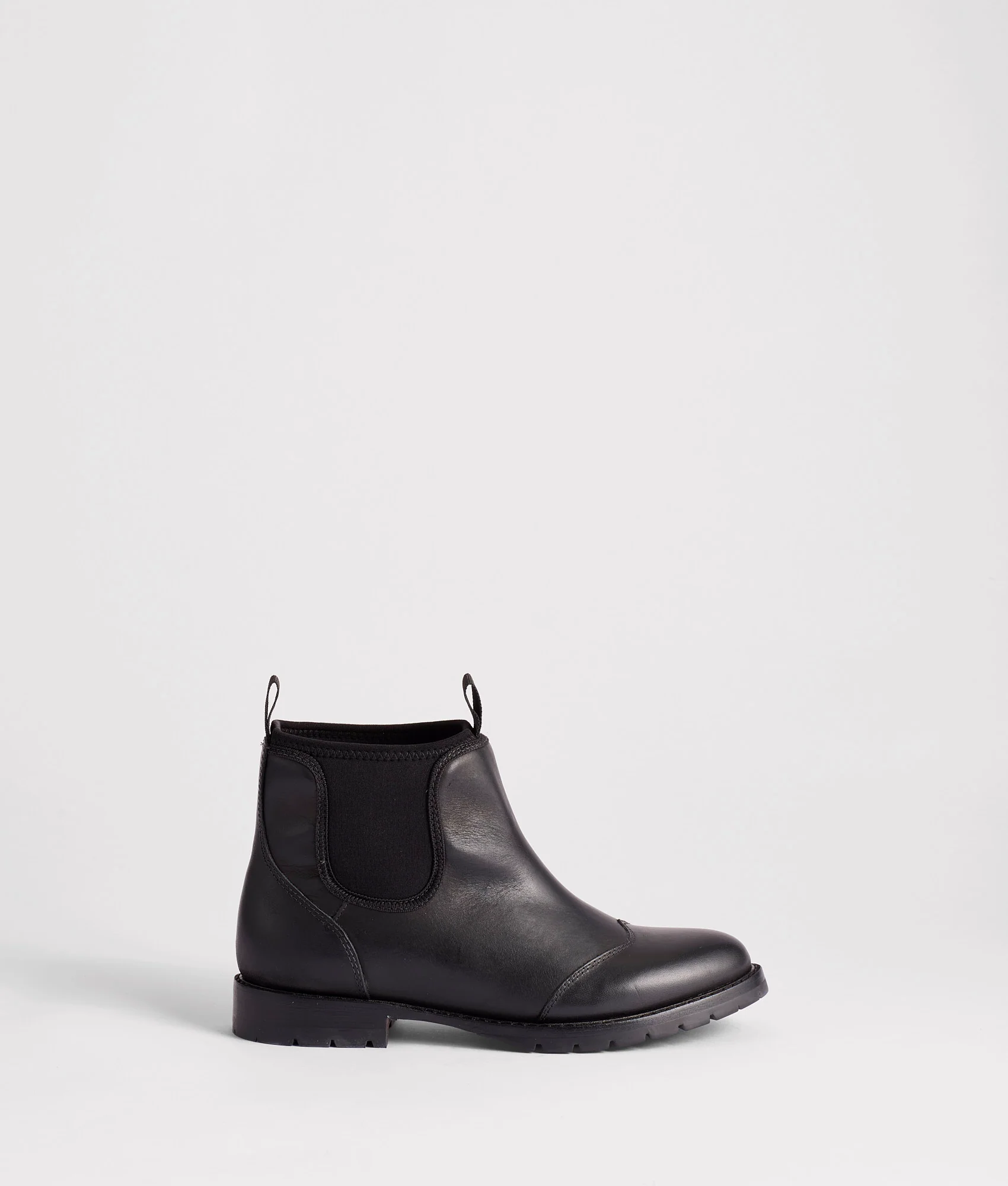 9311-all-weather-town-chelsea-black-1.webp All-Weather Town Chelsea :: Black