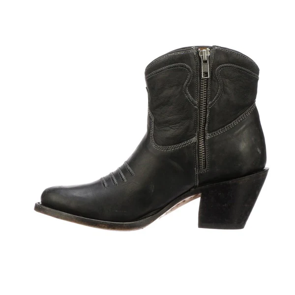 Gwen :: Black