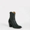 Violet :: Black