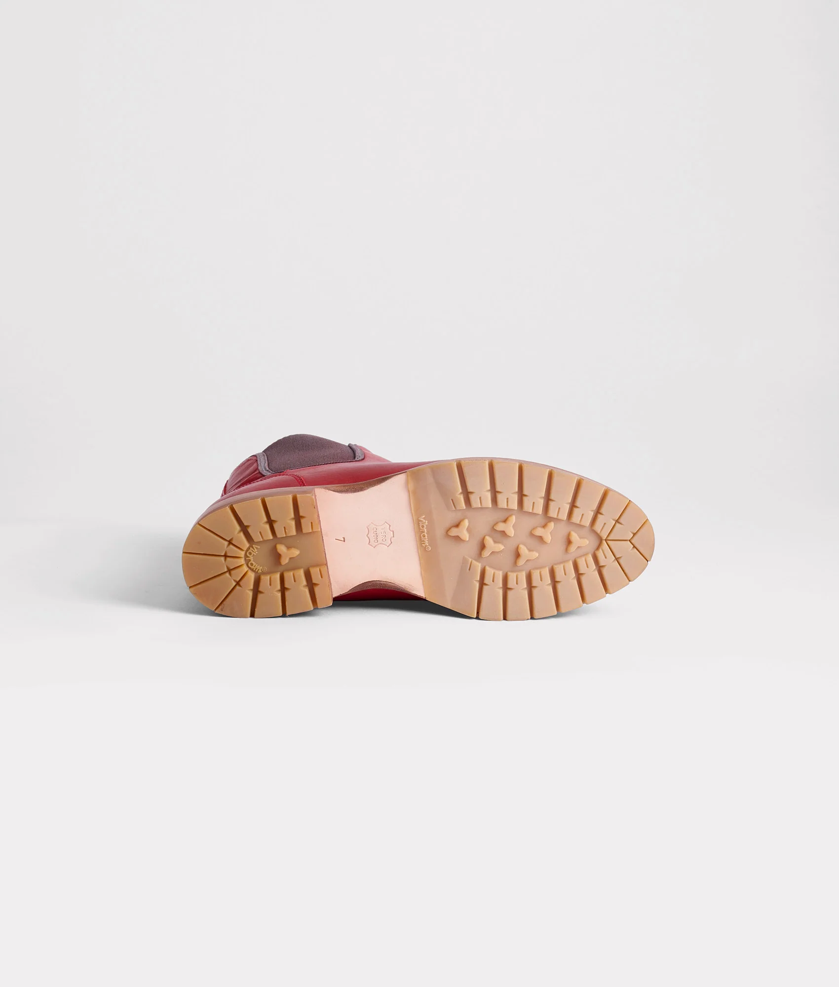 All-Weather Town Chelsea :: Crimson